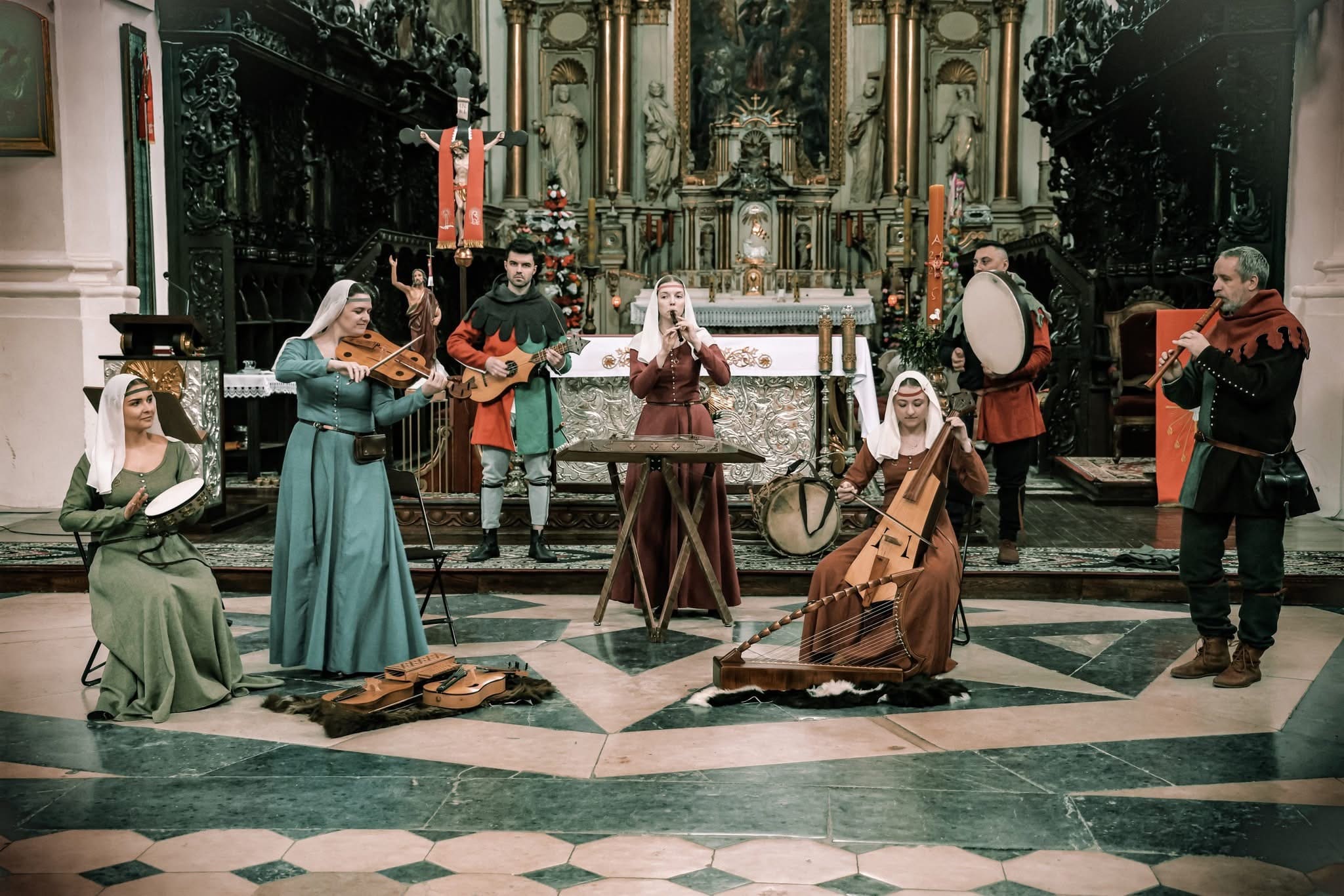 Veratus gra na festiwalu średniowiecznym